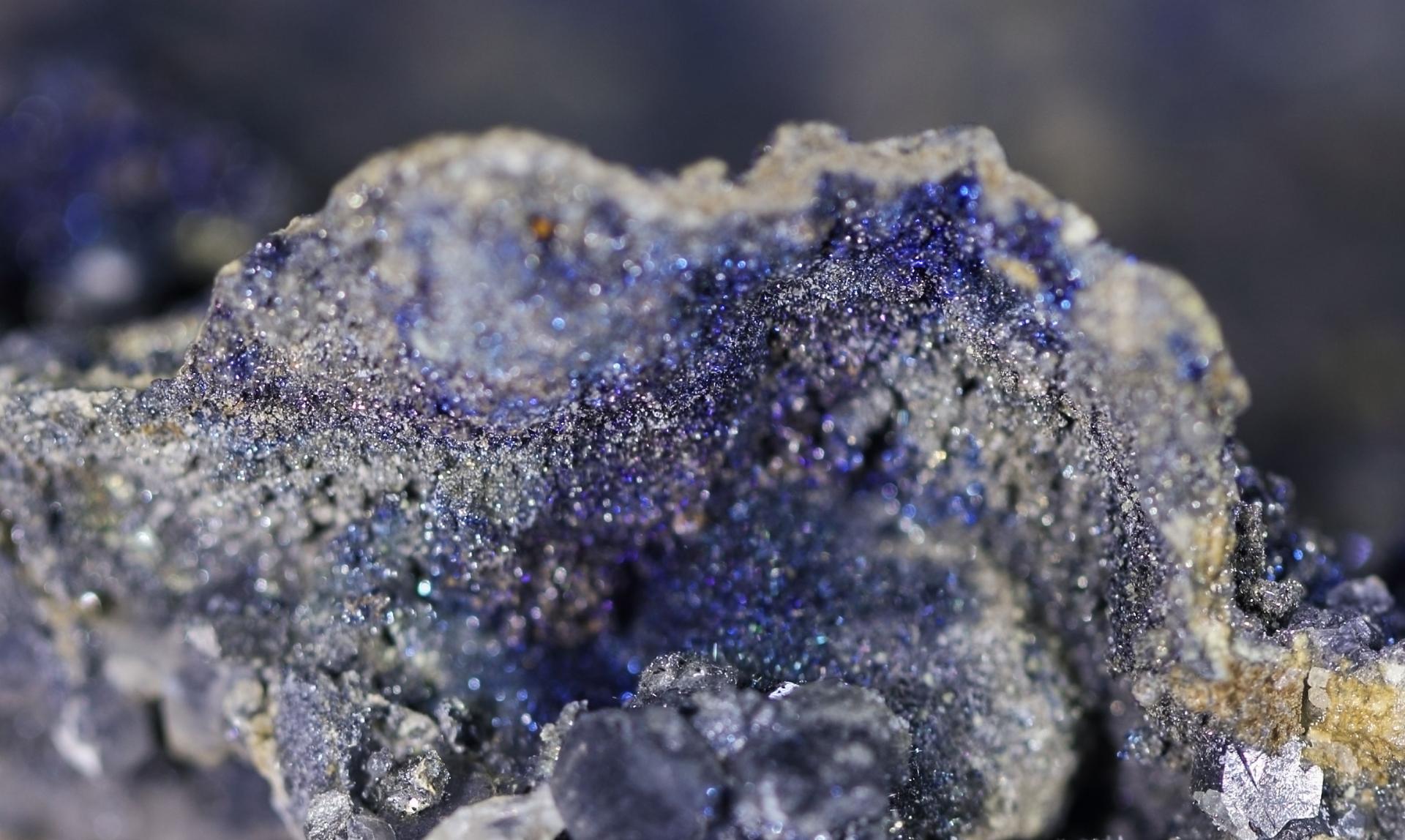 Blur mineral Plumosite Bournonite ,Sulphide mineral of antimony and lead